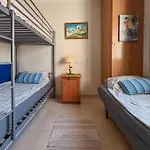 2 Bedroom Stunning In Vakantiehuis Torrevieja